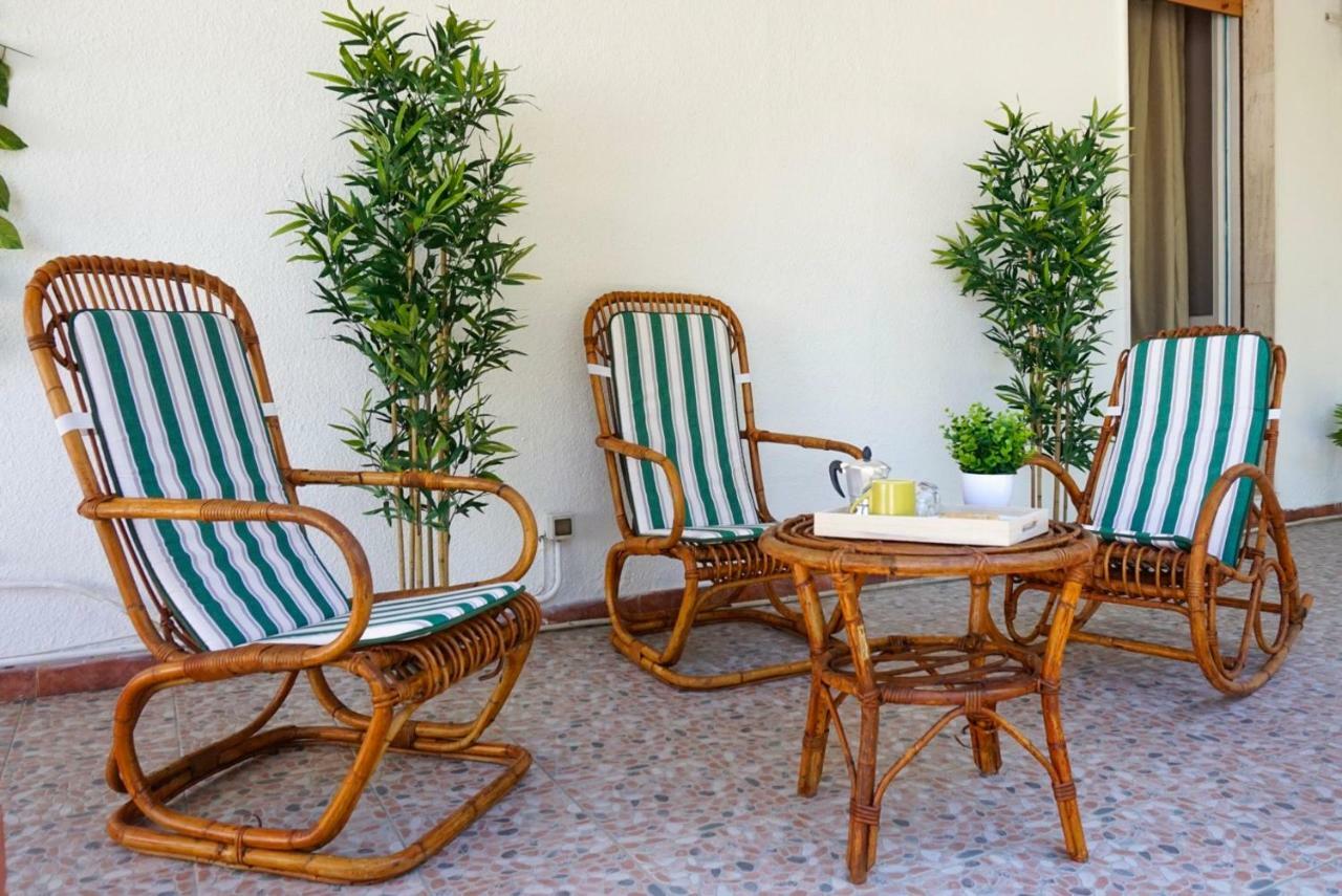 Villa Aurelia -Seafront Apartment With Patio Flumini di Quartu Exterior photo