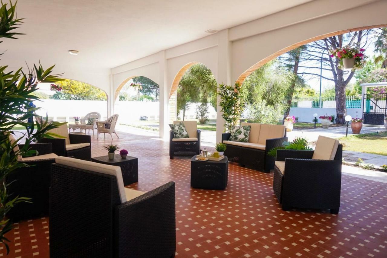 Villa Aurelia -Seafront Apartment With Patio Flumini di Quartu Exterior photo