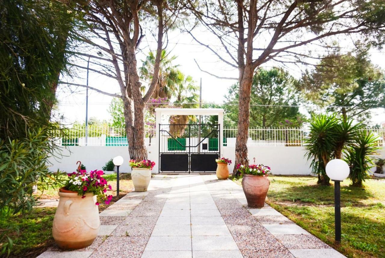 Villa Aurelia -Seafront Apartment With Patio Flumini di Quartu Exterior photo