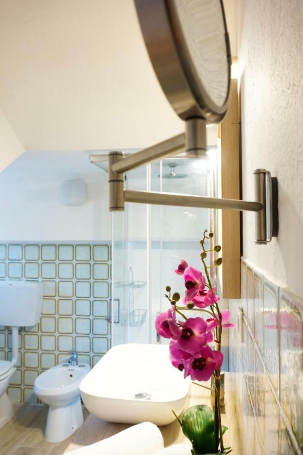 Villa Aurelia -Seafront Apartment With Patio Flumini di Quartu Exterior photo